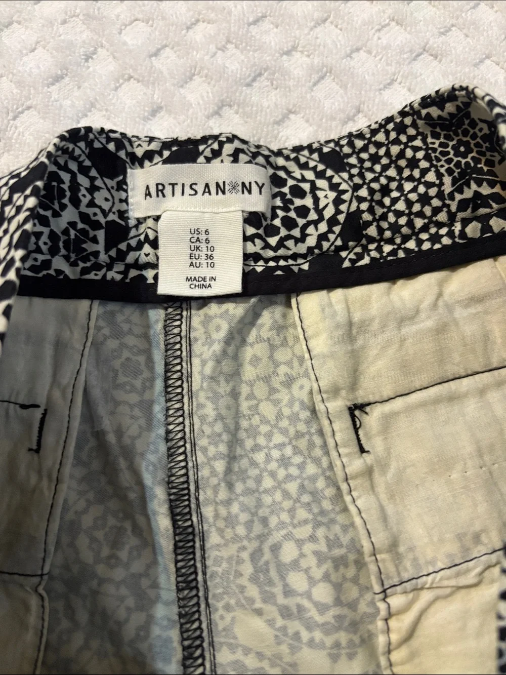Artisan Ny Black‎ and White Patterned Bermuda Shorts